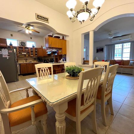 Welcome To The Unpretentious And Breezy Graceville, Steps Away From The Beach Saint James Exteriör bild