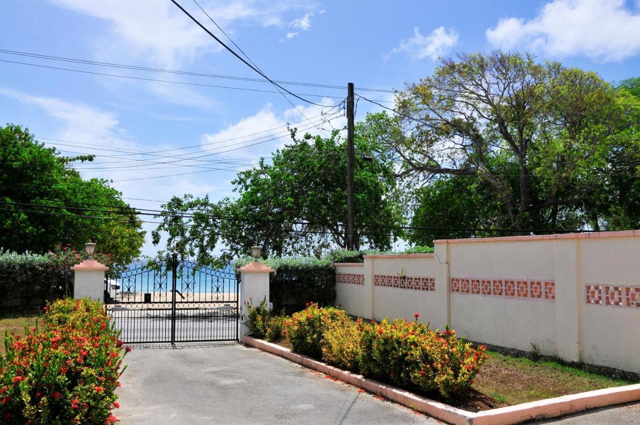 Welcome To The Unpretentious And Breezy Graceville, Steps Away From The Beach Saint James Exteriör bild