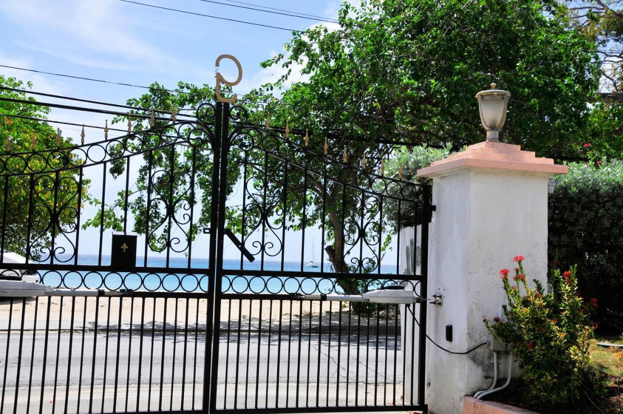 Welcome To The Unpretentious And Breezy Graceville, Steps Away From The Beach Saint James Exteriör bild