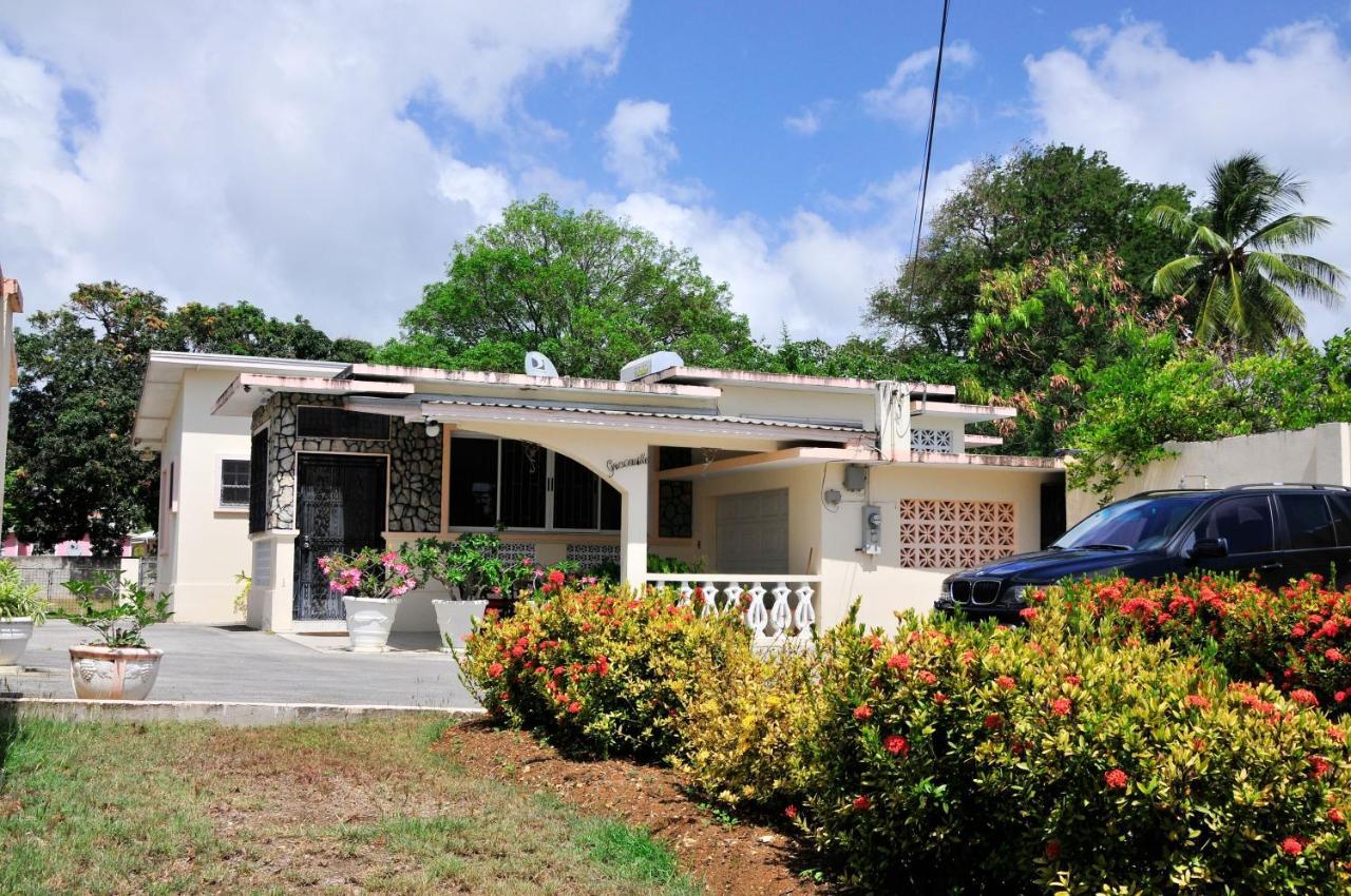Welcome To The Unpretentious And Breezy Graceville, Steps Away From The Beach Saint James Exteriör bild