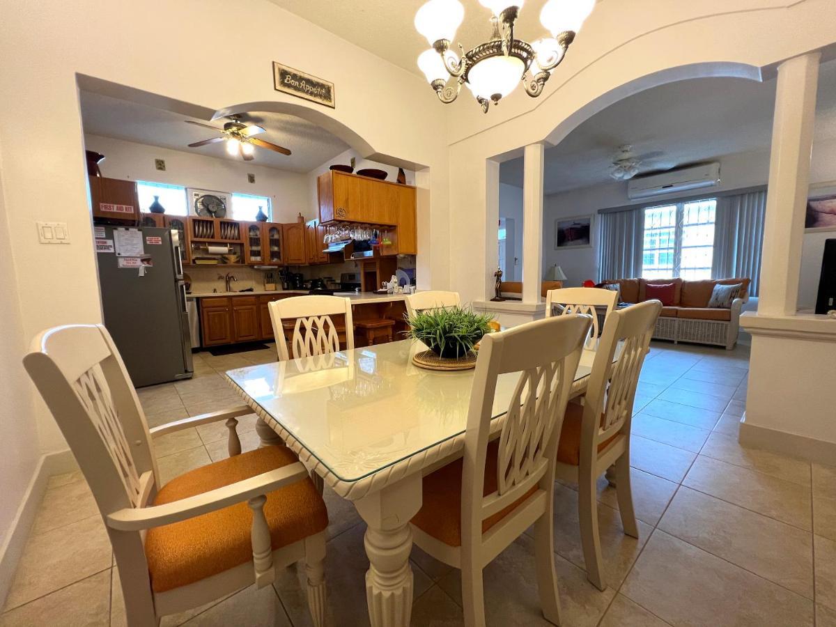 Welcome To The Unpretentious And Breezy Graceville, Steps Away From The Beach Saint James Exteriör bild